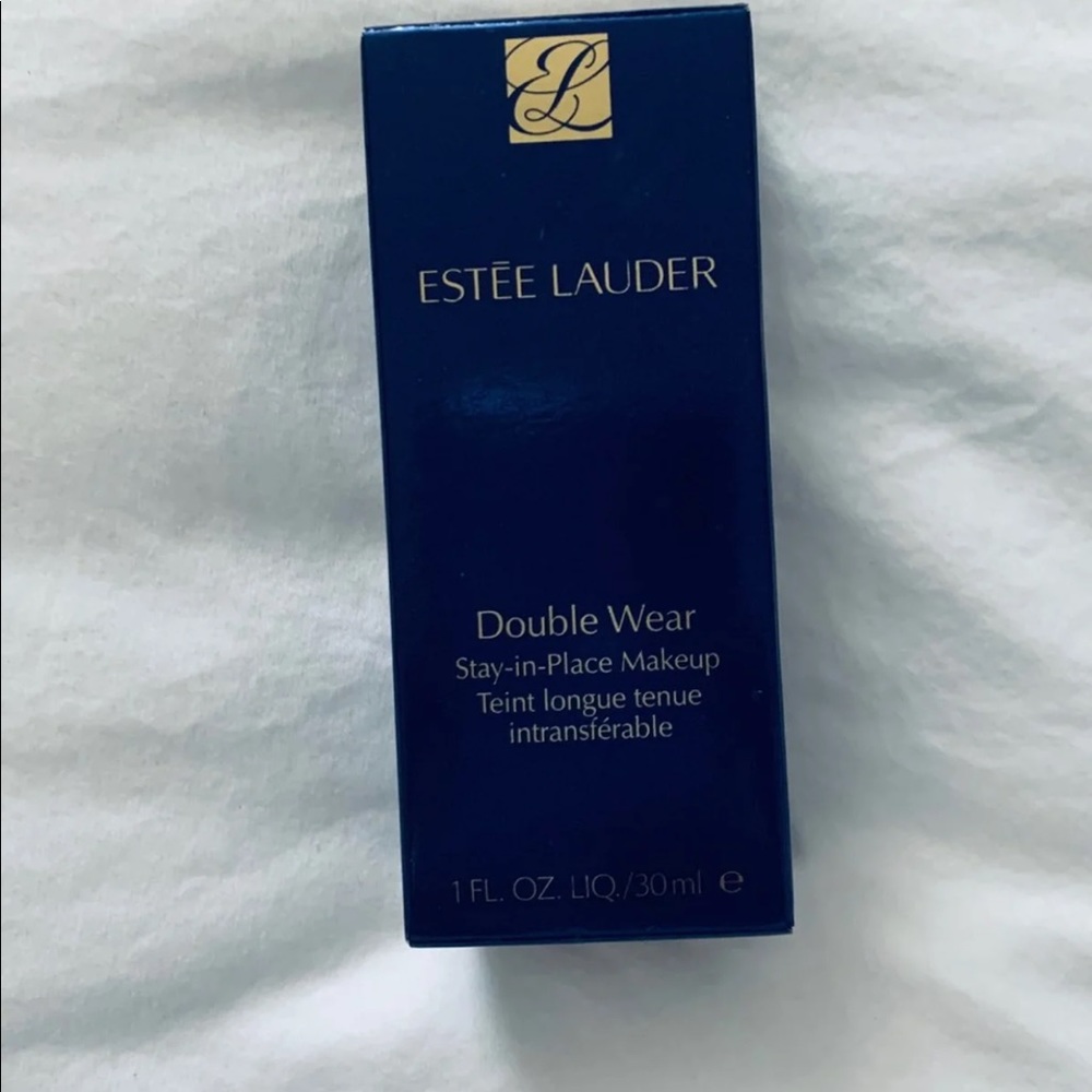 Water lauder double wear foundation - Picture 1 of 4